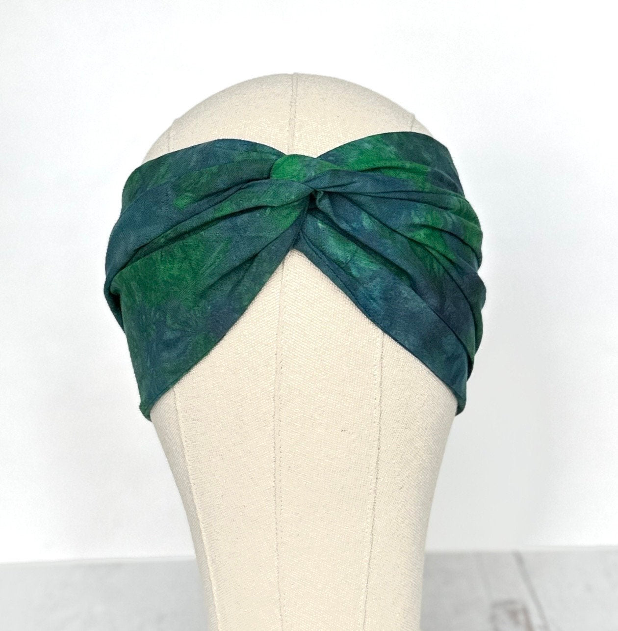 Hand Dyed Long Wide ADJUSTABLE Wire Headband, Blue Green Tie Dyed Spring Summer Beach Head Wrap, Bendable Women Hair Scarf, No Slip Bandana