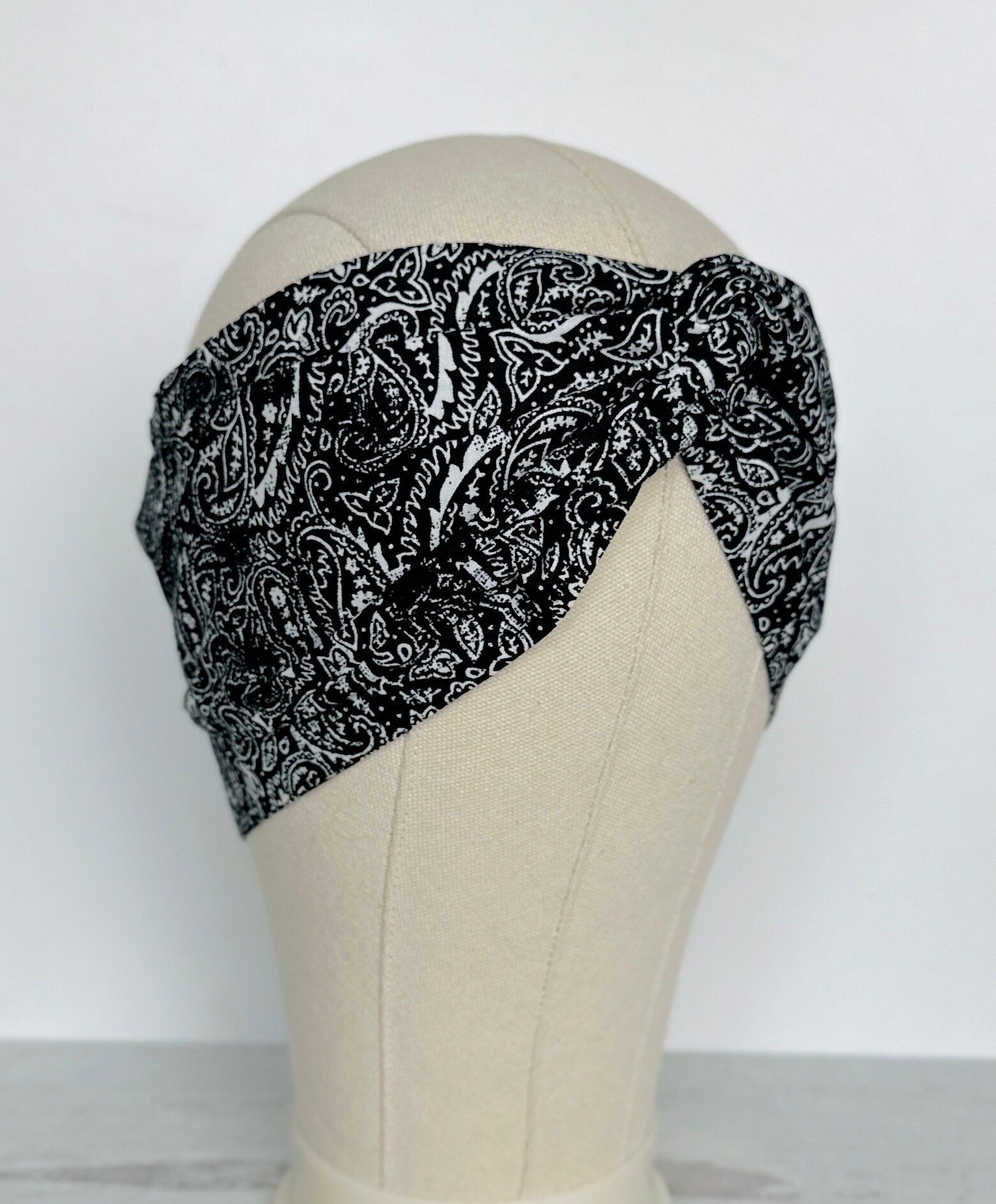 Extra Long Wide Bendable Wire Wrap Headband, Black White Paisley Bandana Print Head Wrap, Women Accessories, Head Scarf Turban