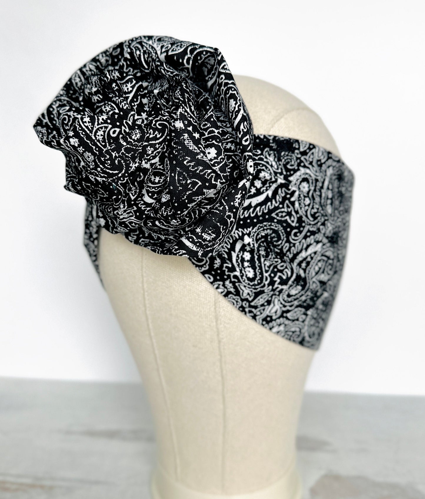 Extra Long Wide Bendable Wire Wrap Headband, Black White Paisley Bandana Print Head Wrap, Women Accessories, Head Scarf Turban