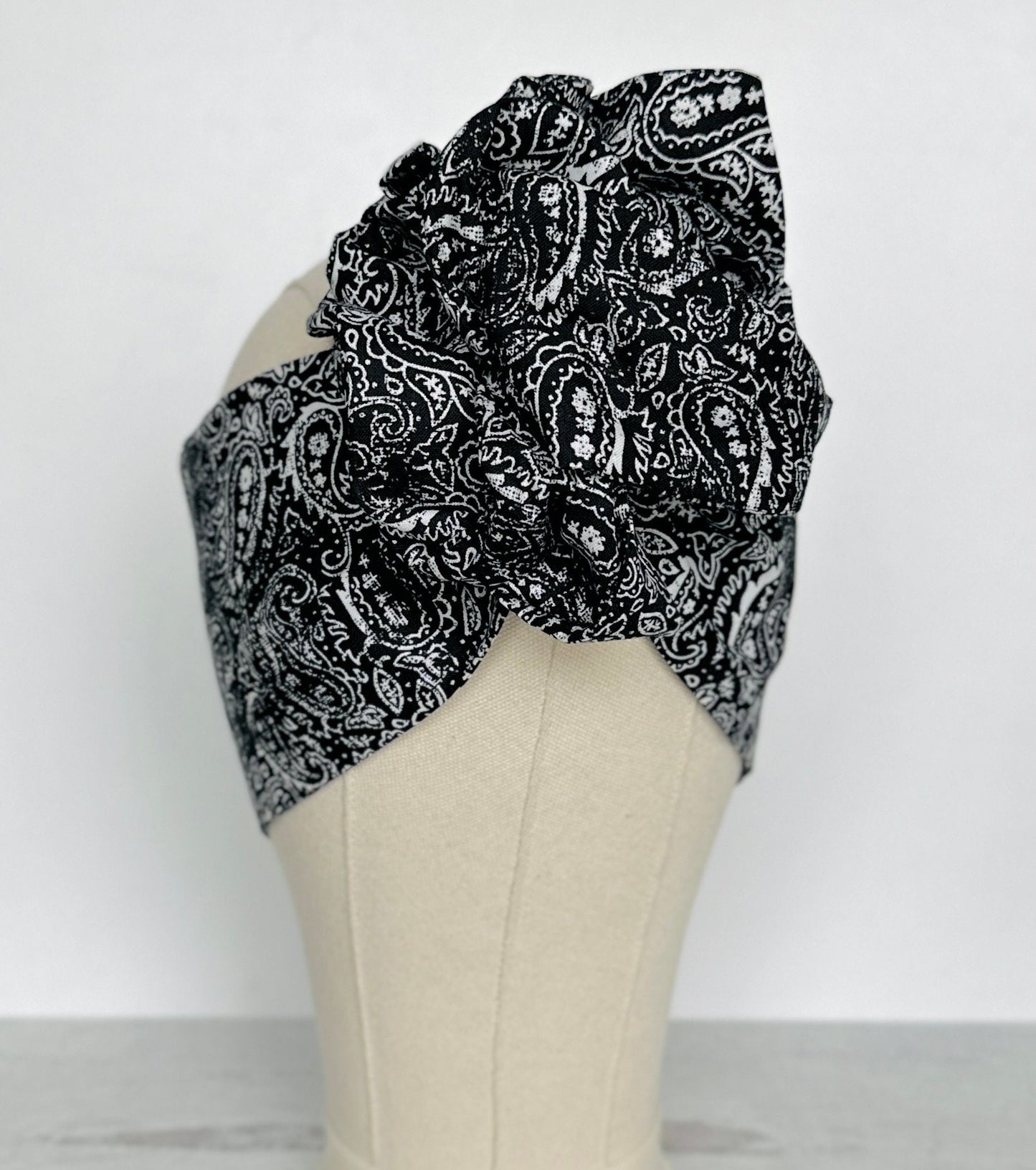 Extra Long Wide Bendable Wire Wrap Headband, Black White Paisley Bandana Print Head Wrap, Women Accessories, Head Scarf Turban