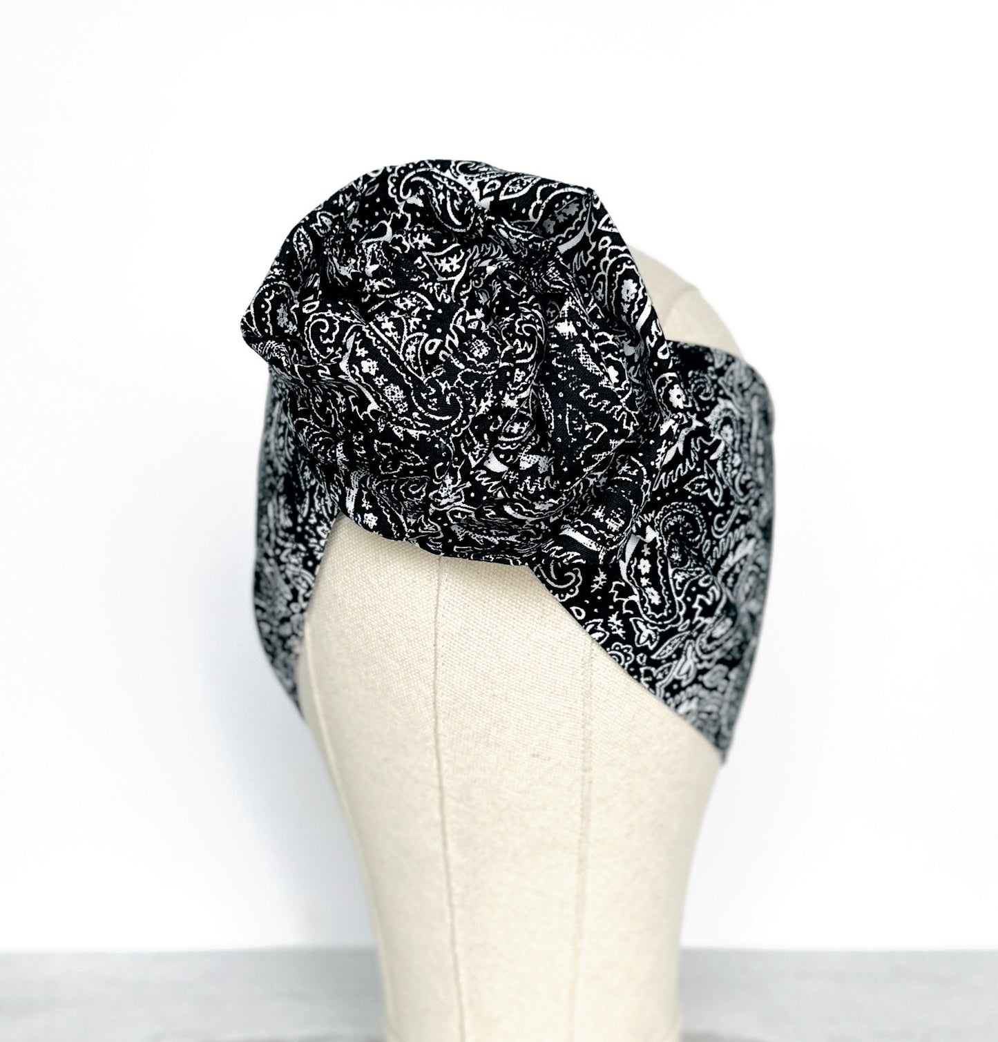 Extra Long Wide Bendable Wire Wrap Headband, Black White Paisley Bandana Print Head Wrap, Women Accessories, Head Scarf Turban