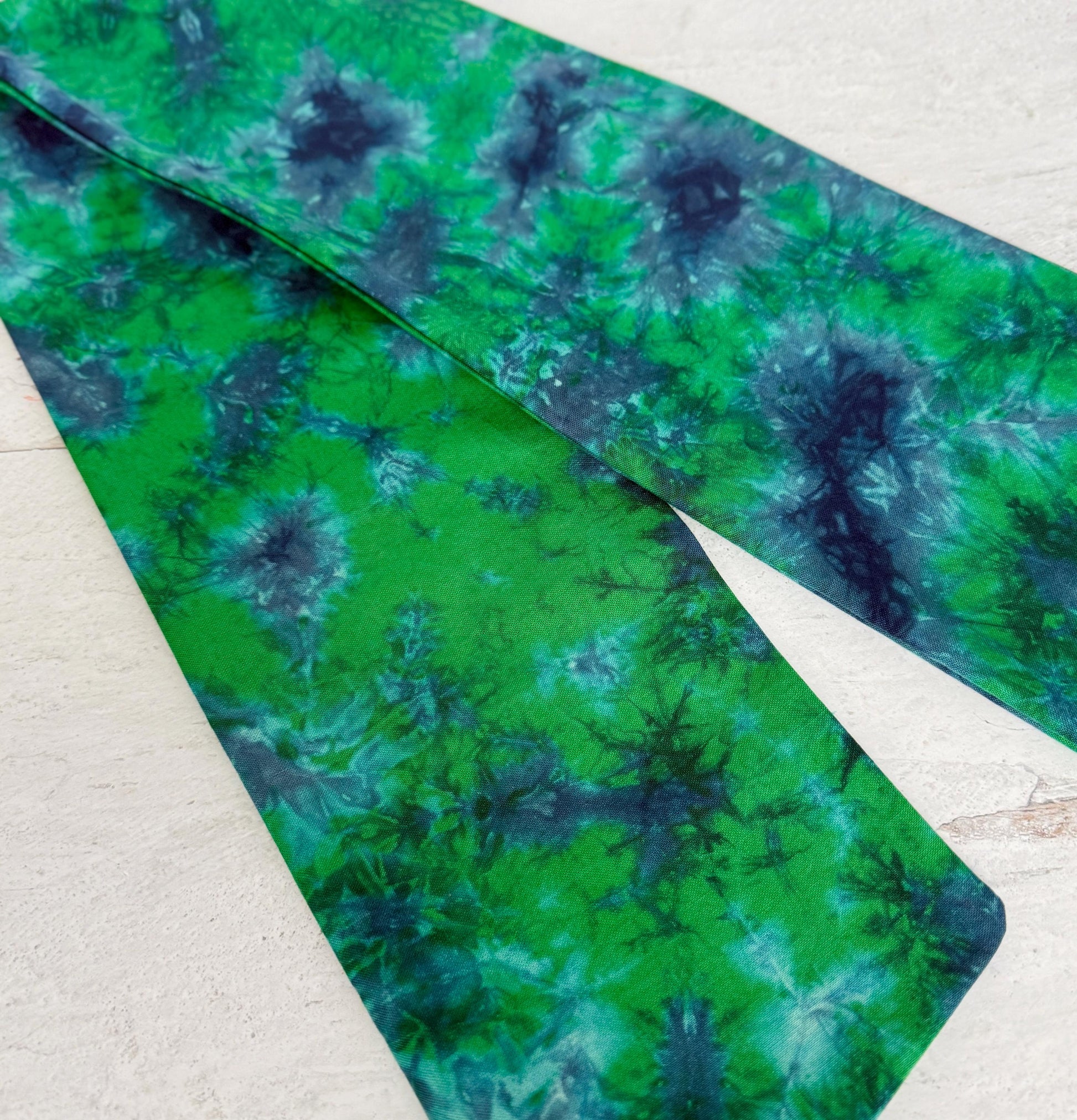 Extra Wide Adjustable Wire Headband, Hand dyed Tie Dye Teal Blue Green Wired Headband Turban, Fabric Head Wrap, Hair Scarf