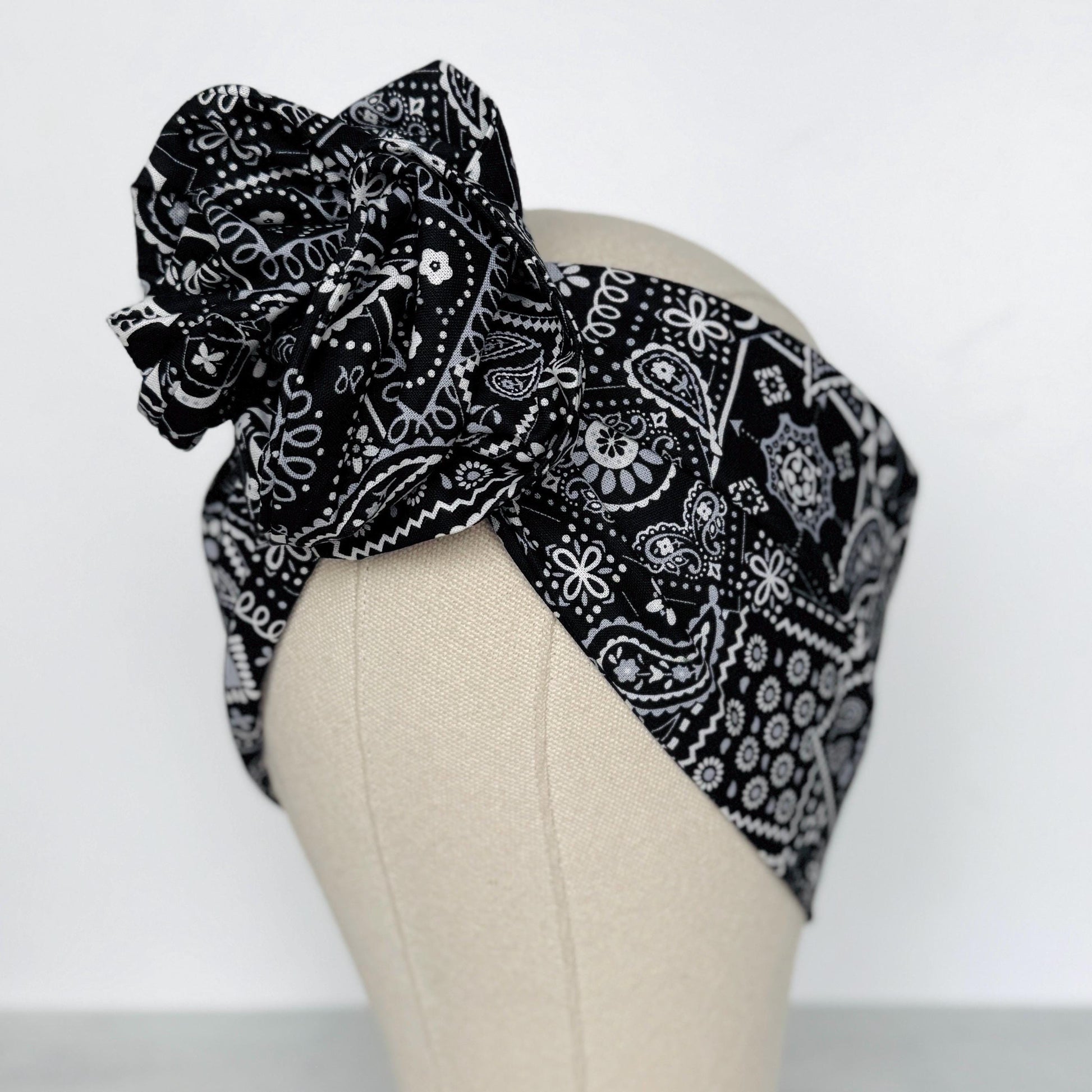 Extra Wide BENDABLE Adjustable Wire Headband, Black White Bandana Print, Wired Headband, Head Wrap, Turban Hair Accessories, Head Scarf