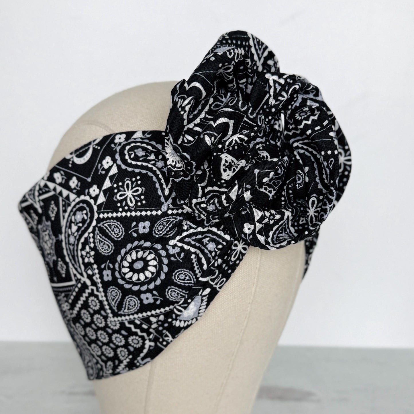 Extra Wide BENDABLE Adjustable Wire Headband, Black White Bandana Print, Wired Headband, Head Wrap, Turban Hair Accessories, Head Scarf