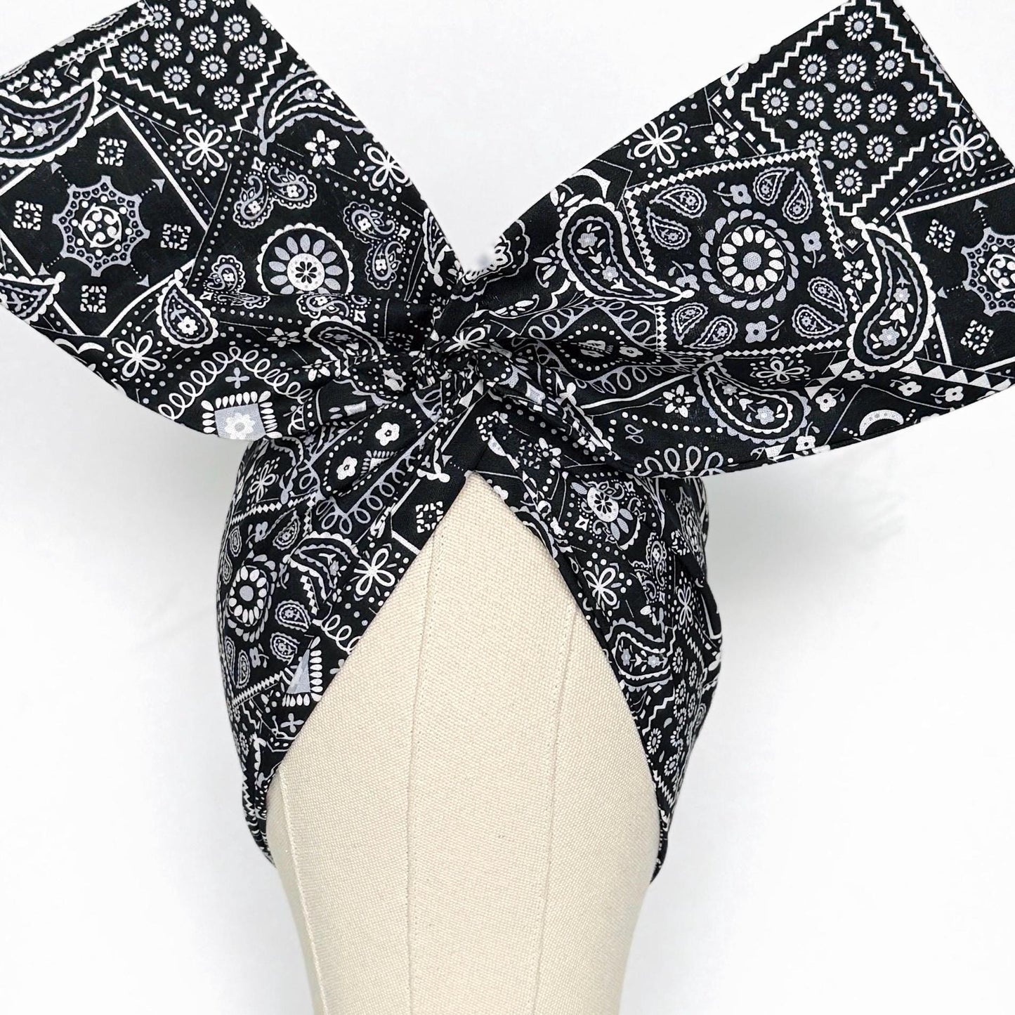 Extra Wide BENDABLE Adjustable Wire Headband, Black White Bandana Print, Wired Headband, Head Wrap, Turban Hair Accessories, Head Scarf