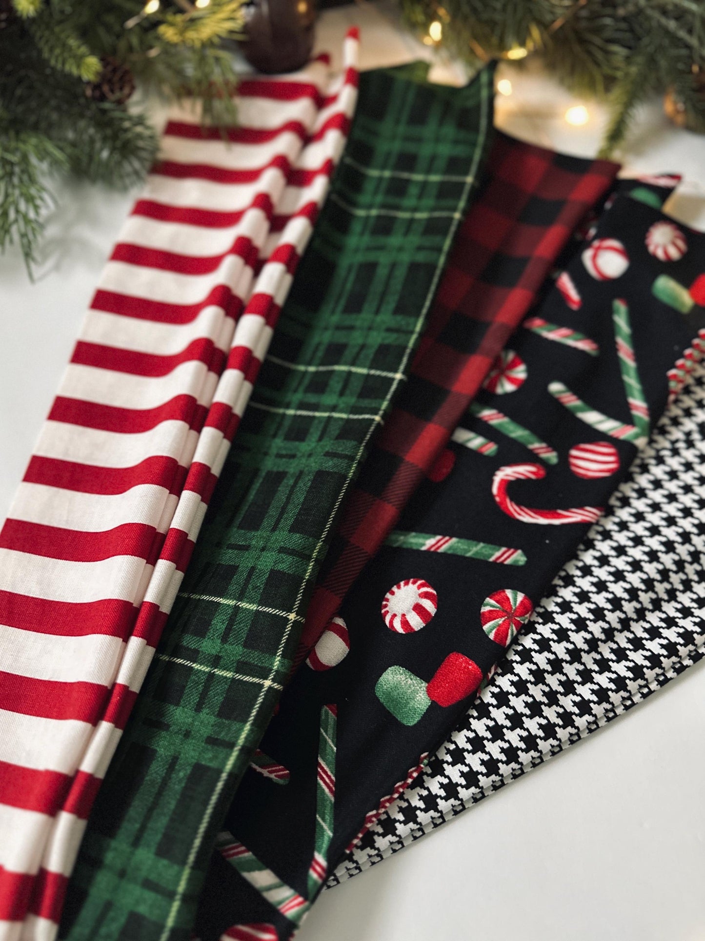 Extra Wide Adjustable Wire Headband, Red Black Buffalo Plaid Print, Boho Wired Headband, Fabric Head Wrap, Turban, Bendable Scarf