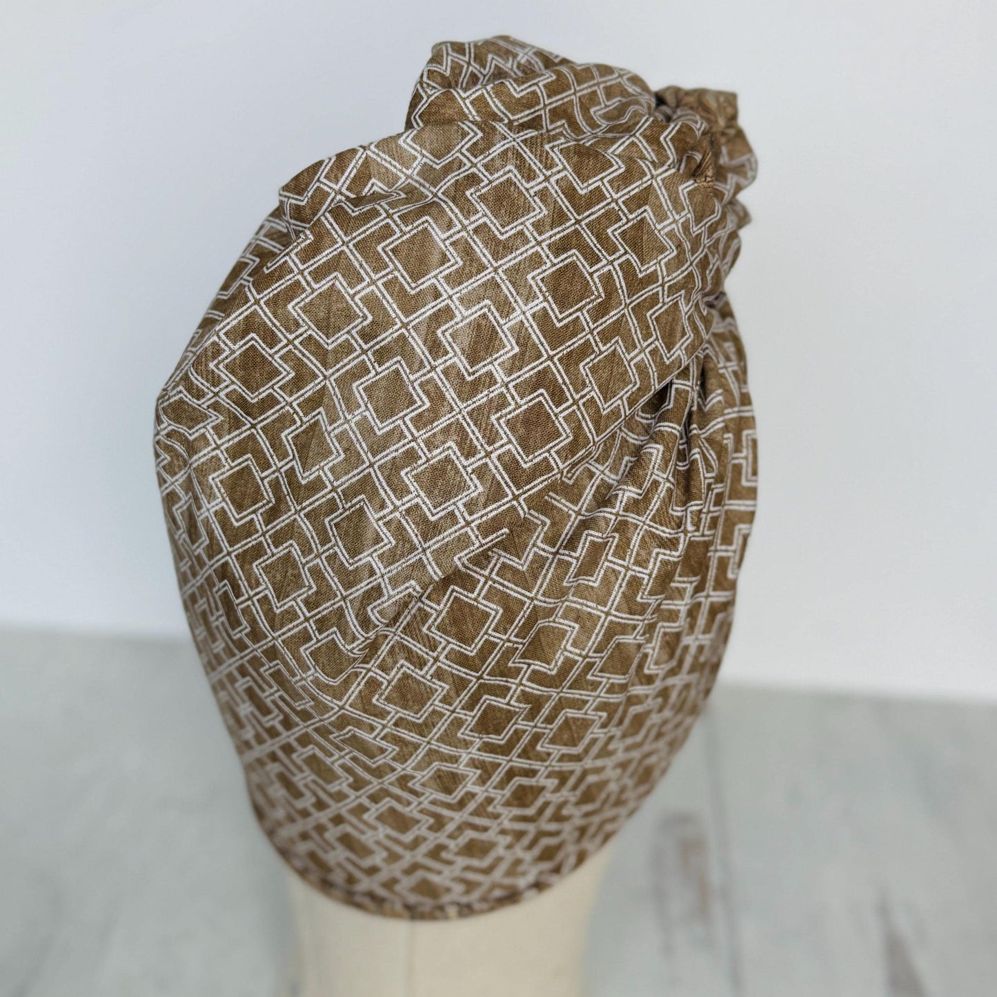 Full Turban Wire Headband, Reversible Extra Wide Tan White Paisley Geometric Print Wired Headband, Fabric Head Wrap, Boho Women Accessories