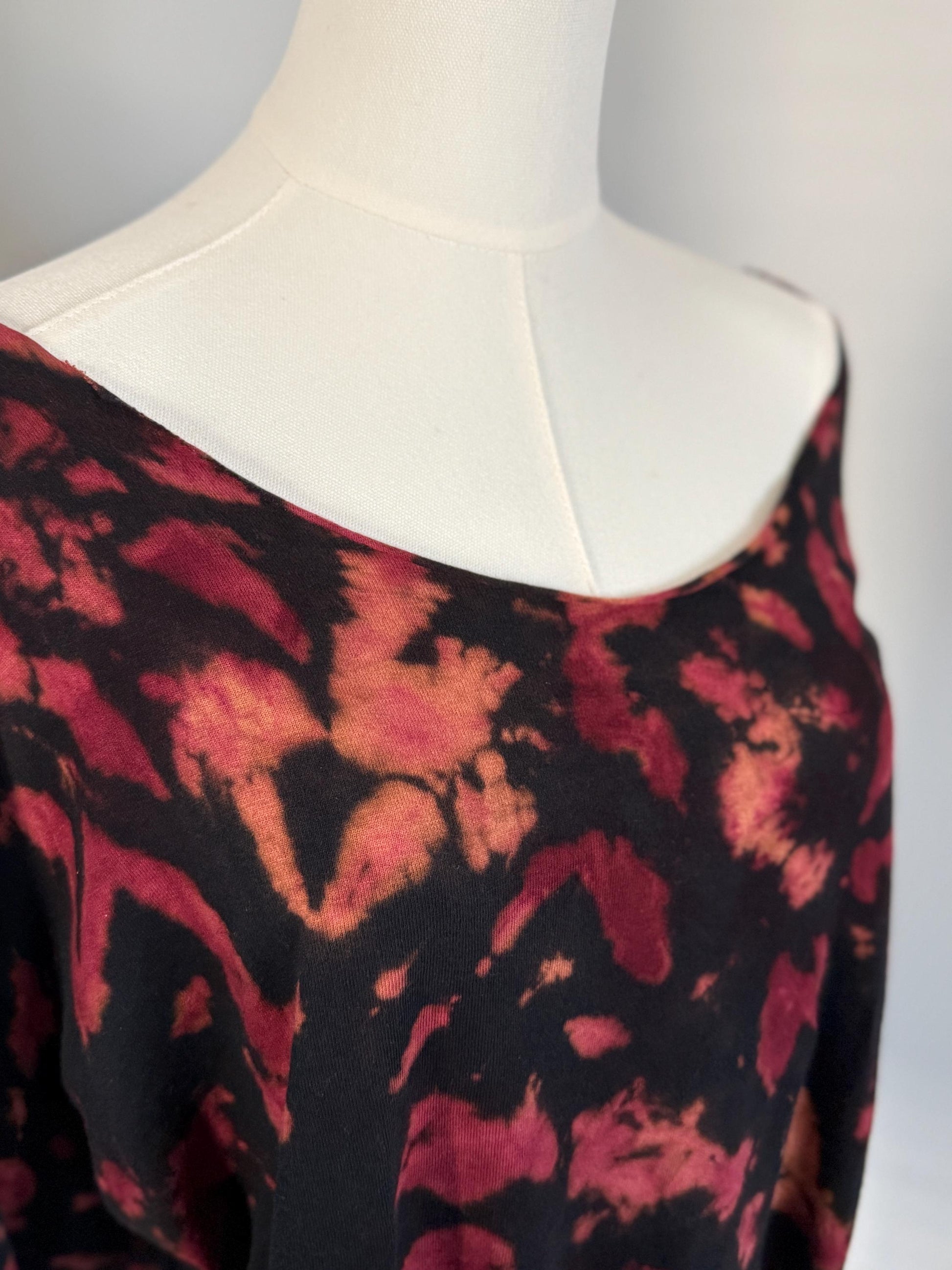 Tie Dye Off Shoulder Shirt, Oversized Slouchy Tee, Dark Pink Black Hand Dyed Tie Dye Shirt, Boho Lounge Shirt, L XL 2XL Unisex Tee