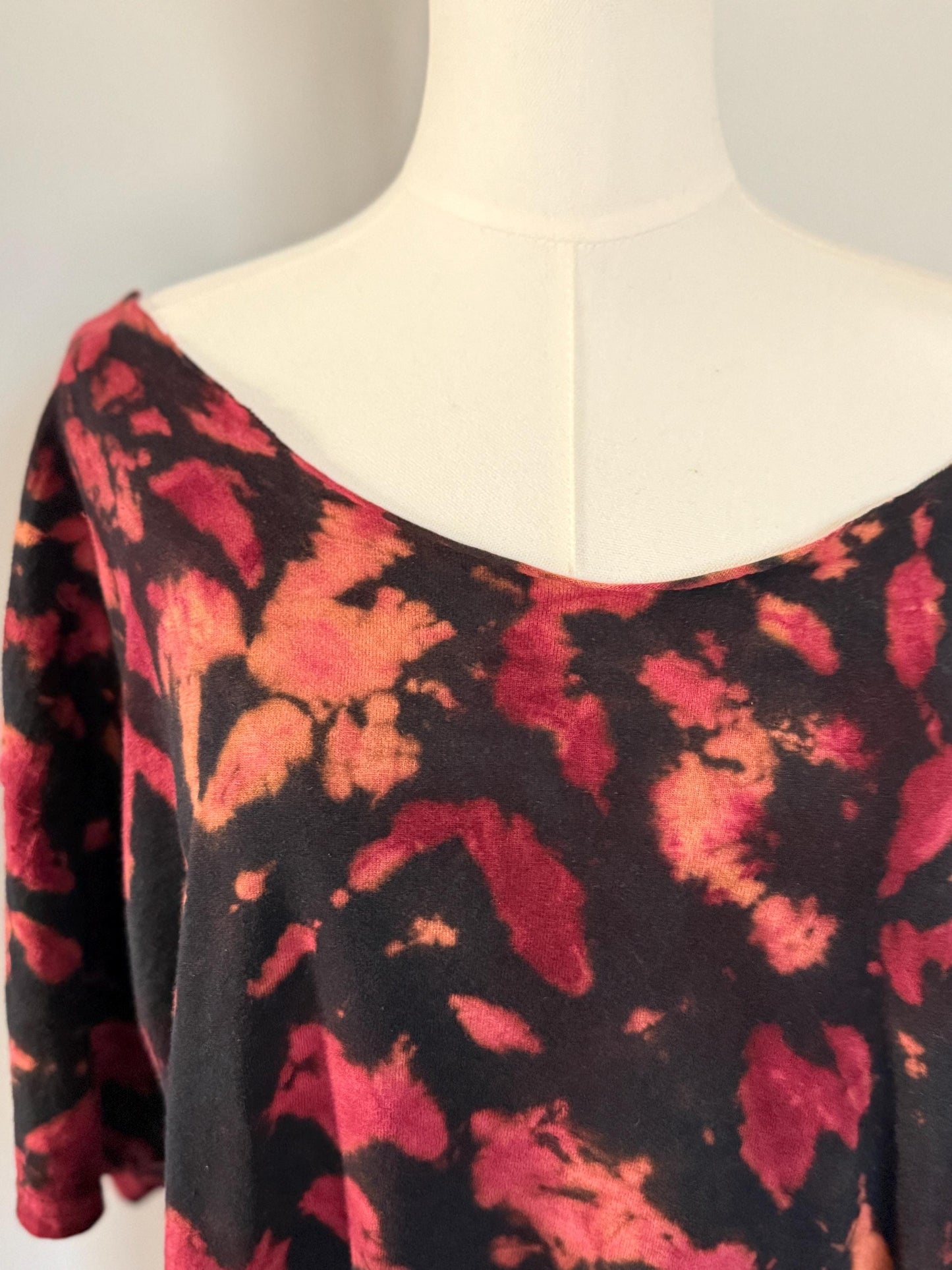 Tie Dye Off Shoulder Shirt, Oversized Slouchy Tee, Dark Pink Black Hand Dyed Tie Dye Shirt, Boho Lounge Shirt, L XL 2XL Unisex Tee