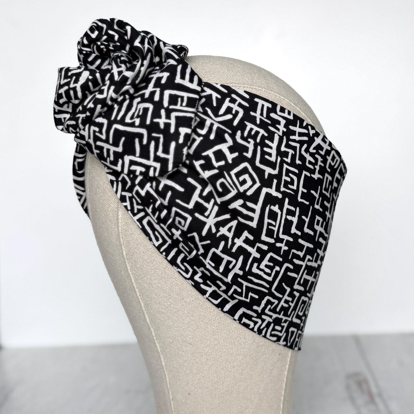 Extra Wide Adjustable Wire Wrap, Black White Abstract Print Wired Headband, Fabric Head Wrap, Summer Boho Head Scarf Accessories