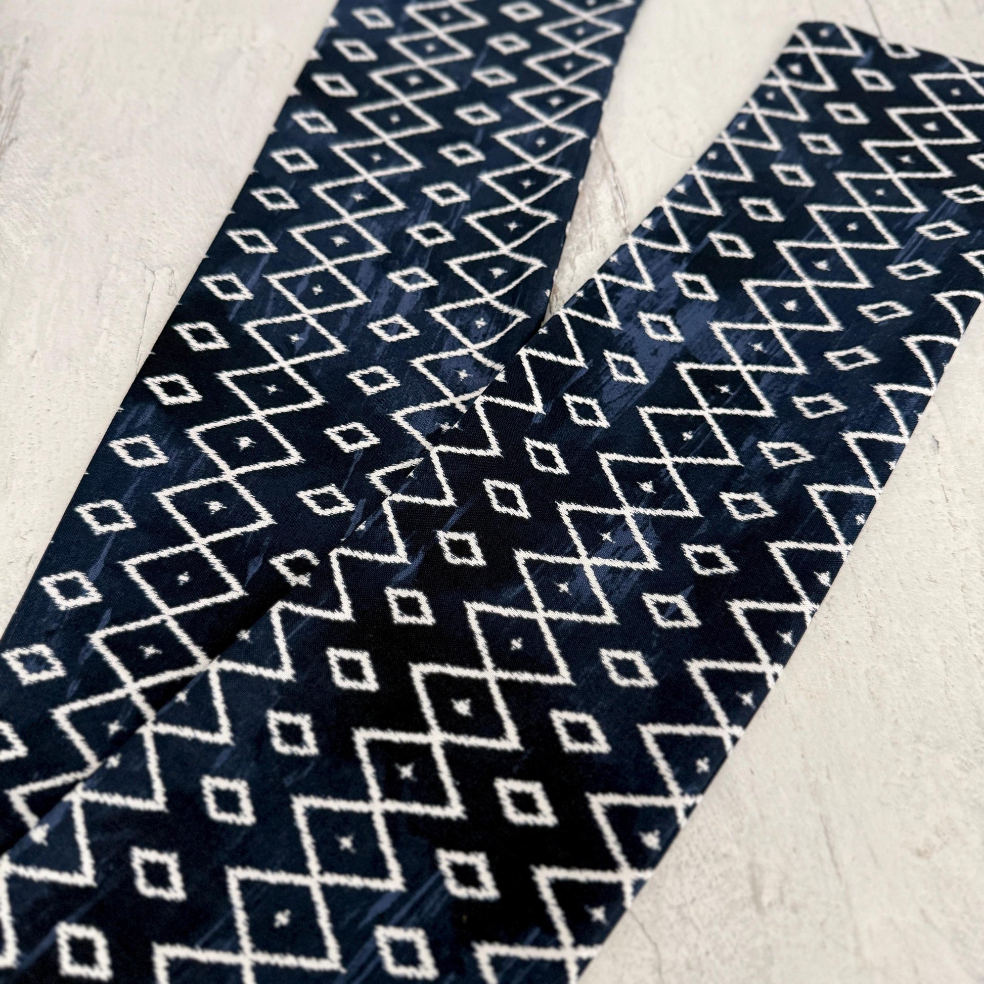 Extra Wide Adjustable Wire Headband, Navy Blue White Tribal Print, Boho Wired Headband, Fabric Head Wrap, Turban, Gift idea, Bendable Scarf